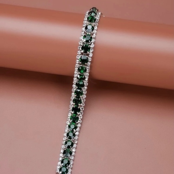 RHINESTONE BRACELET NWOT - Picture 3 of 8